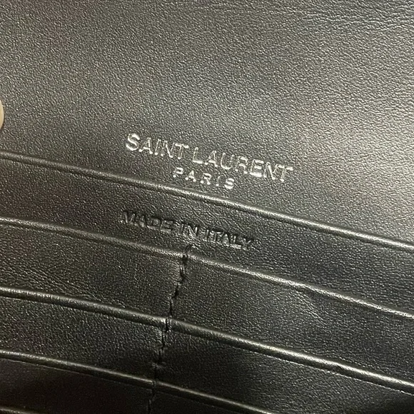 ❤️TRADED❤️YSL Saint Laurent HOT PINK patent LIKE NEW silver logo Vicky crossbody - Picture 13 of 15